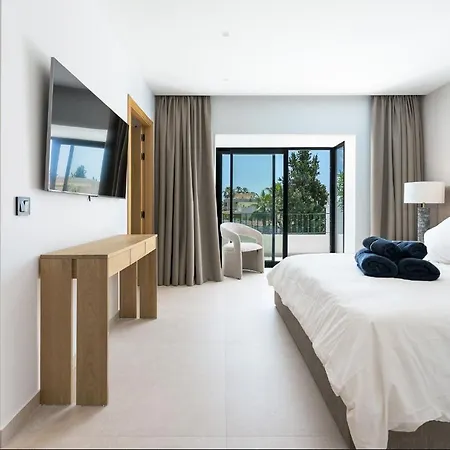 Triplex En Aloha Gardens, 4 *