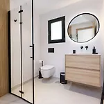 Triplex En Aloha Gardens, 4 Apartament *
