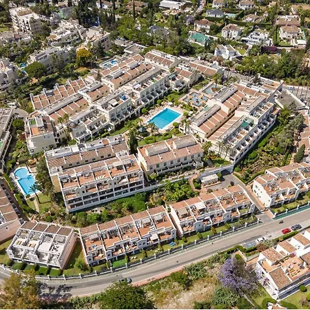 Triplex En Aloha Gardens, 4 Apartamento