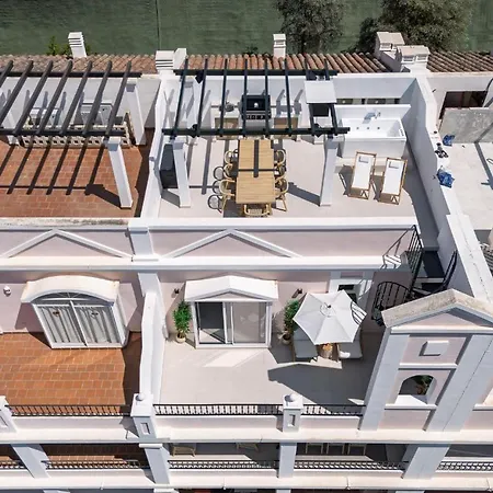 Triplex En Aloha Gardens, 4 Апартаменти *