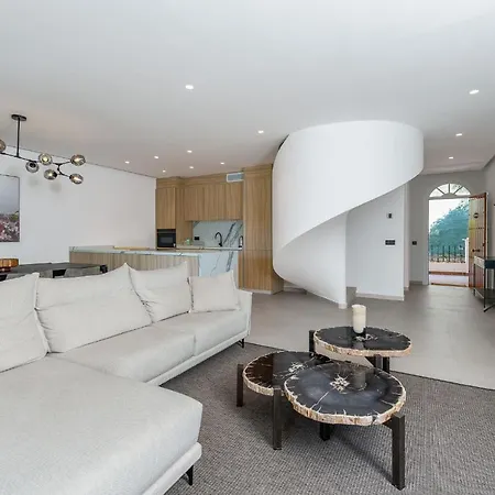 شقة Triplex En Aloha Gardens, 4 *