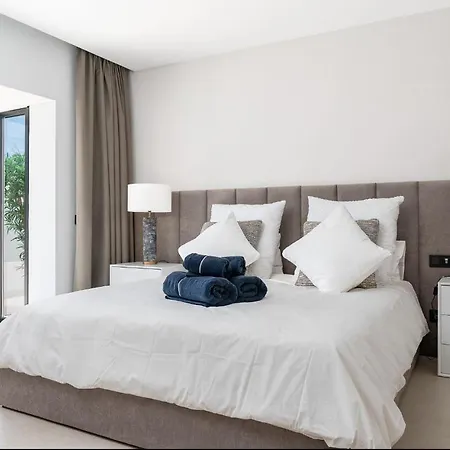 Triplex En Aloha Gardens, 4