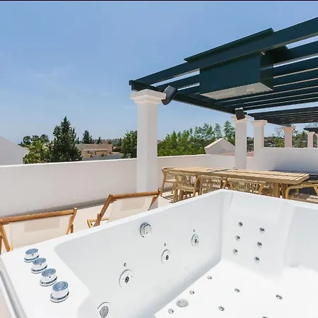 Triplex En Aloha Gardens, 4