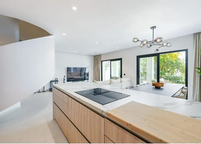 Triplex En Aloha Gardens, 4 Апартаменти *