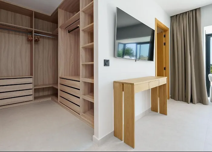 Triplex En Aloha Gardens, 4 アパート